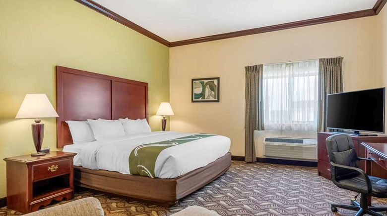 <b>Quality Inn & Suites Zenesville Room</b>. Images powered by <a href="https://iceportal.shijigroup.com/" title="IcePortal" target="_blank">IcePortal</a>.