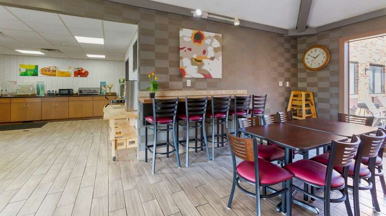 <b>Quality Inn Toledo Restaurant</b>. Images powered by <a href="https://iceportal.shijigroup.com/" title="IcePortal" target="_blank">IcePortal</a>.