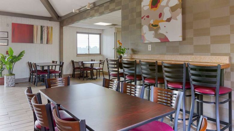 <b>Quality Inn Toledo Restaurant</b>. Images powered by <a href="https://iceportal.shijigroup.com/" title="IcePortal" target="_blank">IcePortal</a>.