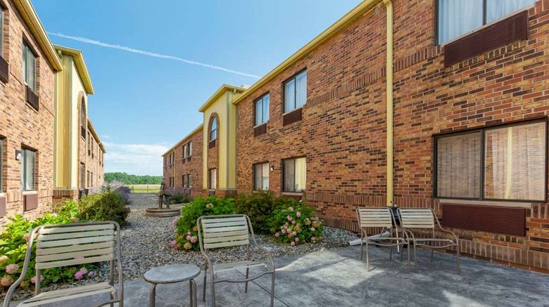 <b>Quality Inn Toledo Pool</b>. Images powered by <a href="https://iceportal.shijigroup.com/" title="IcePortal" target="_blank">IcePortal</a>.