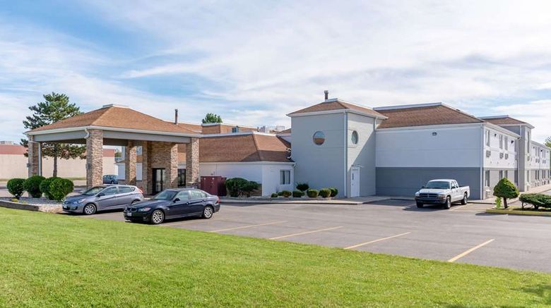 <b>Quality Inn Fairborn Exterior</b>. Images powered by <a href="https://iceportal.shijigroup.com/" title="IcePortal" target="_blank">IcePortal</a>.