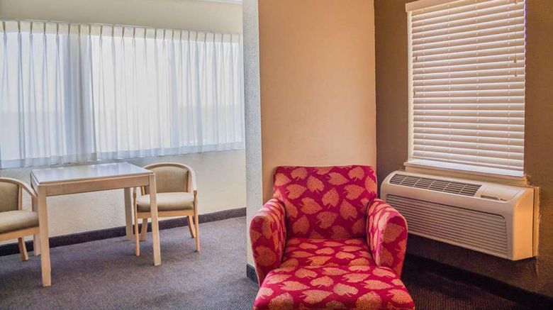 <b>Quality Inn Port Clinton Room</b>. Images powered by <a href="https://iceportal.shijigroup.com/" title="IcePortal" target="_blank">IcePortal</a>.