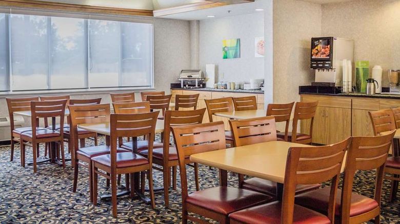 <b>Quality Inn Port Clinton Restaurant</b>. Images powered by <a href="https://iceportal.shijigroup.com/" title="IcePortal" target="_blank">IcePortal</a>.