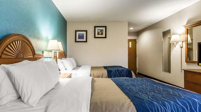 <b>Quality Inn & Suites Circleville Room</b>. Images powered by <a href="https://iceportal.shijigroup.com/" title="IcePortal" target="_blank">IcePortal</a>.