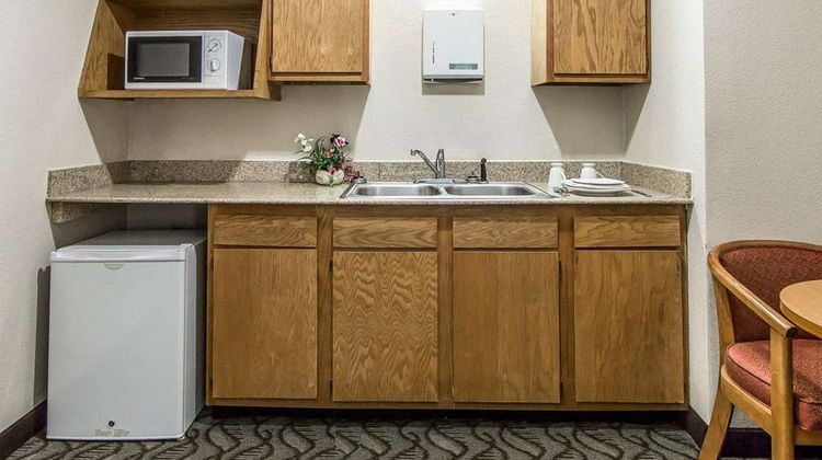 Quality Inn & Suites Circleville Suite