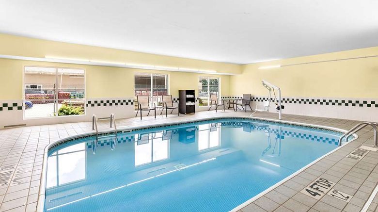 <b>Comfort Inn Marion Pool</b>. Images powered by <a href="https://iceportal.shijigroup.com/" title="IcePortal" target="_blank">IcePortal</a>.