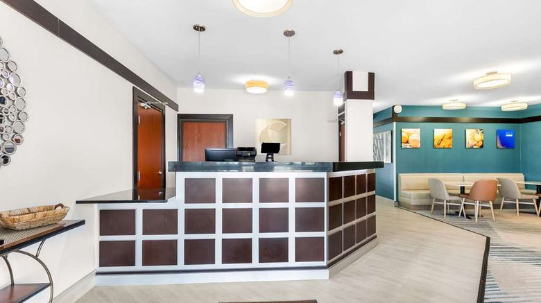 <b>Comfort Inn Marion Lobby</b>. Images powered by <a href="https://iceportal.shijigroup.com/" title="IcePortal" target="_blank">IcePortal</a>.