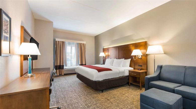 <b>Comfort Inn Room</b>. Images powered by <a href="https://iceportal.shijigroup.com/" title="IcePortal" target="_blank">IcePortal</a>.