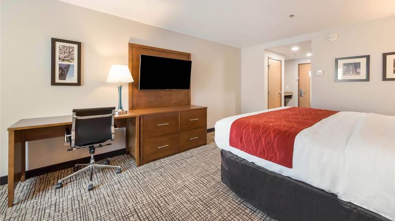 <b>Comfort Inn Room</b>. Images powered by <a href="https://iceportal.shijigroup.com/" title="IcePortal" target="_blank">IcePortal</a>.