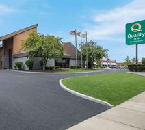 Quality Inn Toledo Westgate Exterior