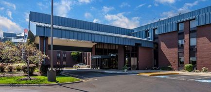 Comfort Inn Hall of Fame Exterior