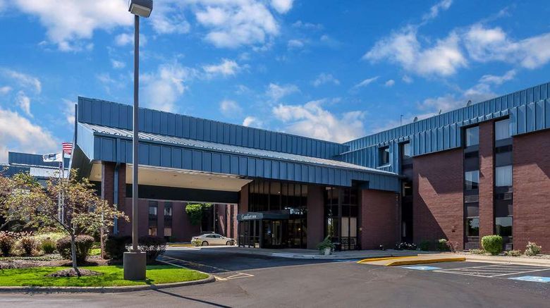 <b>Comfort Inn Hall of Fame Exterior</b>. Images powered by <a href="https://iceportal.shijigroup.com/" title="IcePortal" target="_blank">IcePortal</a>.