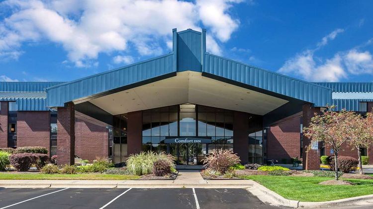 Comfort Inn Hall of Fame Exterior