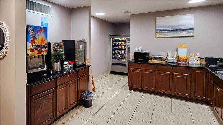 <b>Quality Inn Brunswick Restaurant</b>. Images powered by <a href="https://iceportal.shijigroup.com/" title="IcePortal" target="_blank">IcePortal</a>.