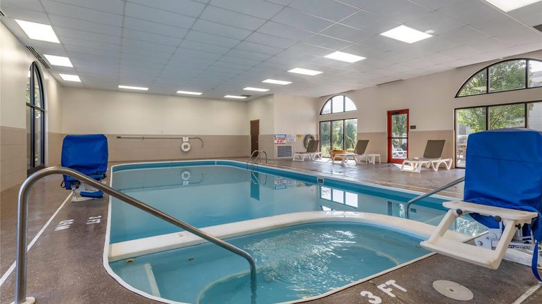 <b>Quality Inn Pool</b>. Images powered by <a href="https://iceportal.shijigroup.com/" title="IcePortal" target="_blank">IcePortal</a>.