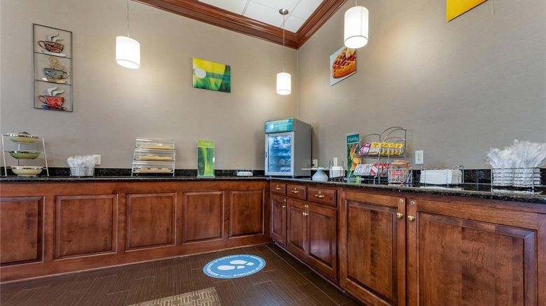 <b>Quality Inn Restaurant</b>. Images powered by <a href="https://iceportal.shijigroup.com/" title="IcePortal" target="_blank">IcePortal</a>.