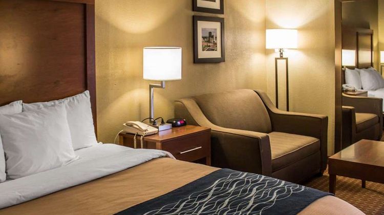 Quality Inn Akron South Room
