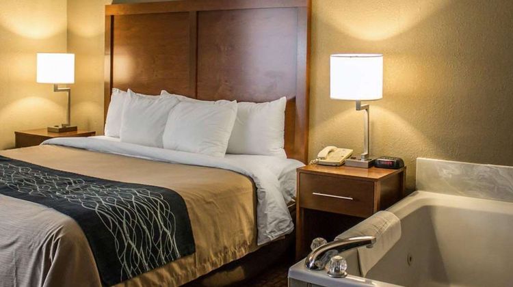 Quality Inn Akron South Suite