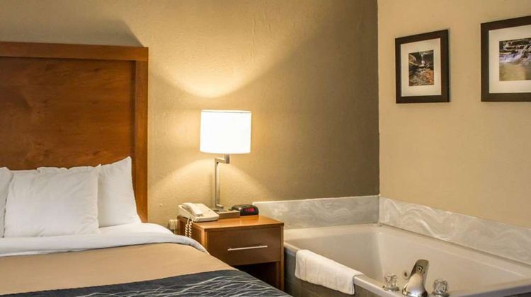Quality Inn Akron South Suite