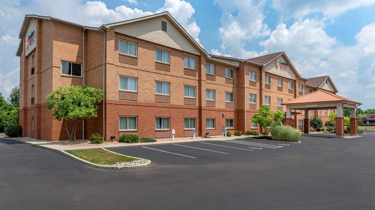 Comfort Suites Exterior
