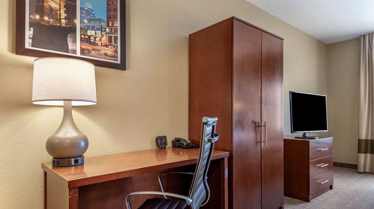 Comfort Suites Mason Near Kings Island Suite