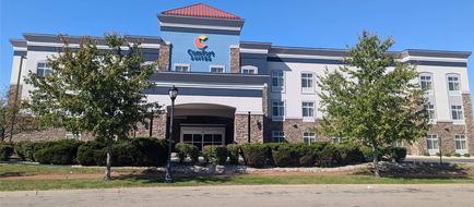 Comfort Suites Exterior