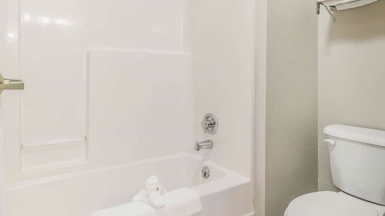 Suburban Studios Mason Hwy 42 Room