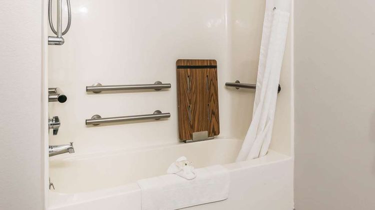 Suburban Studios Mason Hwy 42 Room