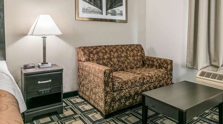 Suburban Studios Mason Hwy 42 Room