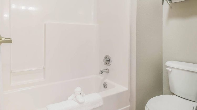 Suburban Studios Mason Hwy 42 Room