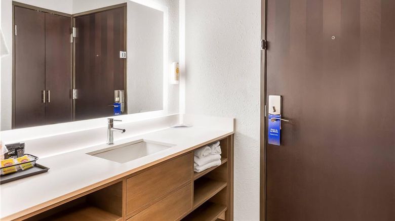 <b>Comfort Inn Mayfield Heights Room</b>. Images powered by <a href="https://iceportal.shijigroup.com/" title="IcePortal" target="_blank">IcePortal</a>.