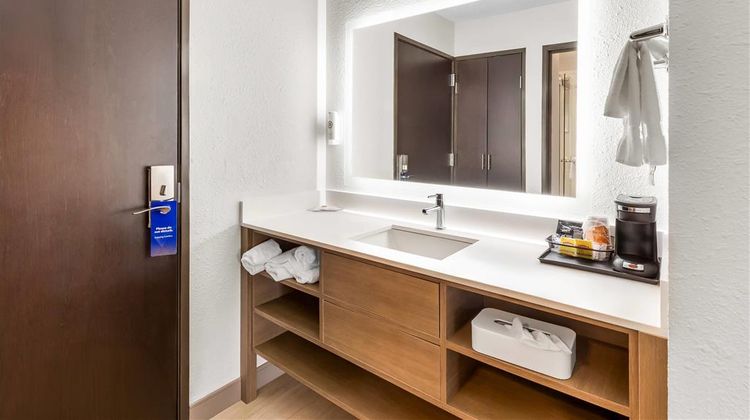 Comfort Inn Mayfield Heights Room