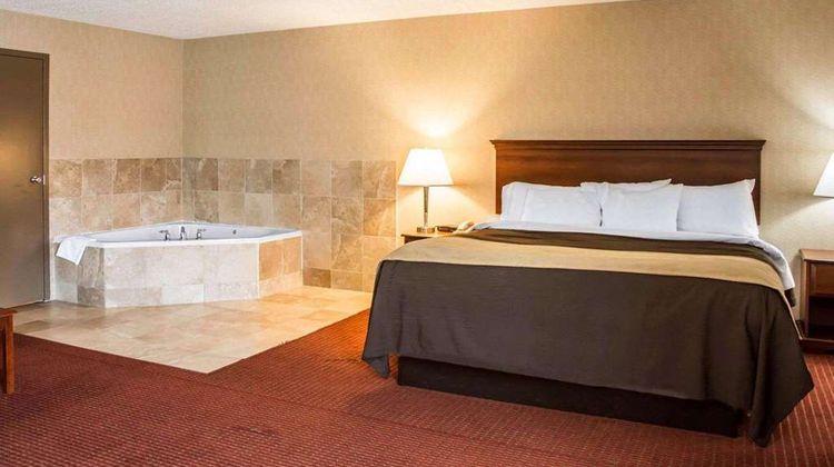 Quality Inn Springboro Suite