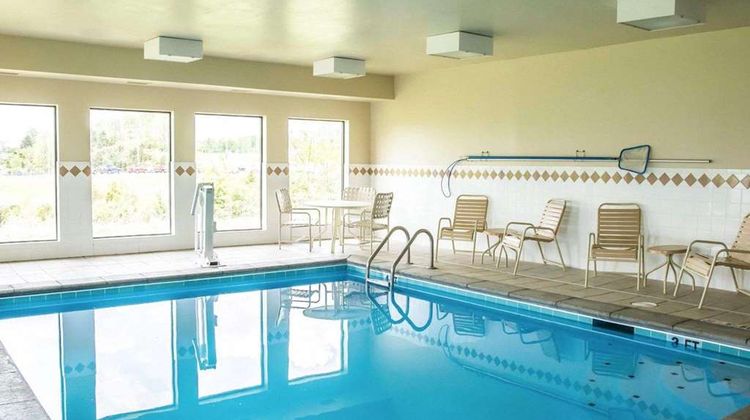 Quality Inn Springboro Pool