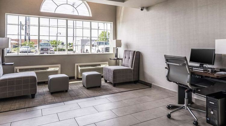 Quality Inn Grove City Lobby