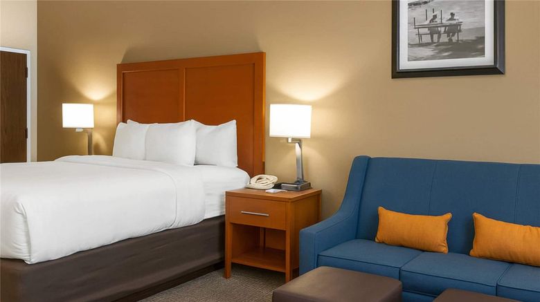 <b>Comfort  Inn Oxford Suite</b>. Images powered by <a href="https://iceportal.shijigroup.com/" title="IcePortal" target="_blank">IcePortal</a>.