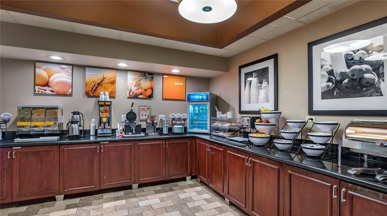 <b>Comfort  Inn Oxford Restaurant</b>. Images powered by <a href="https://iceportal.shijigroup.com/" title="IcePortal" target="_blank">IcePortal</a>.