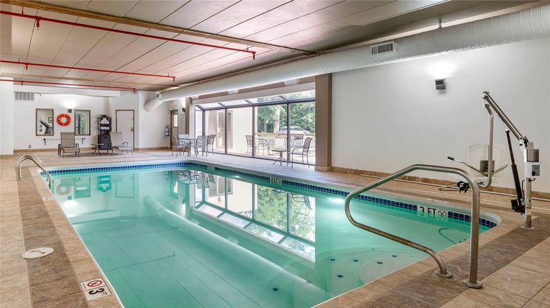 <b>Comfort  Inn Oxford Pool</b>. Images powered by <a href="https://iceportal.shijigroup.com/" title="IcePortal" target="_blank">IcePortal</a>.