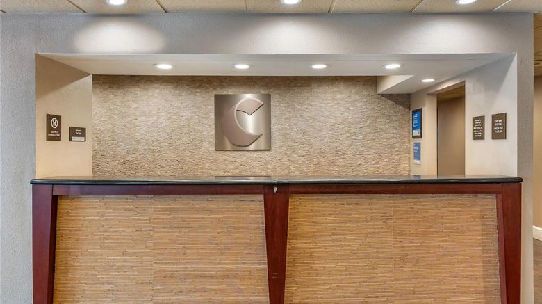 <b>Comfort  Inn Oxford Lobby</b>. Images powered by <a href="https://iceportal.shijigroup.com/" title="IcePortal" target="_blank">IcePortal</a>.