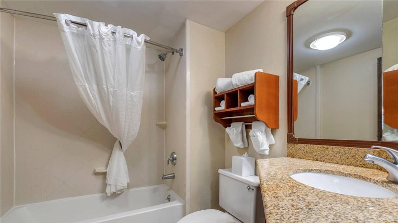 <b>Comfort  Inn Oxford Room</b>. Images powered by <a href="https://iceportal.shijigroup.com/" title="IcePortal" target="_blank">IcePortal</a>.