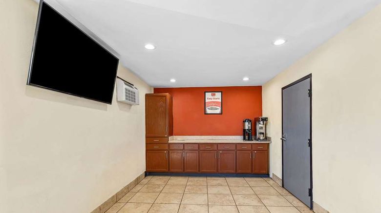<b>Econo Lodge Lobby</b>. Images powered by <a href="https://iceportal.shijigroup.com/" title="IcePortal" target="_blank">IcePortal</a>.
