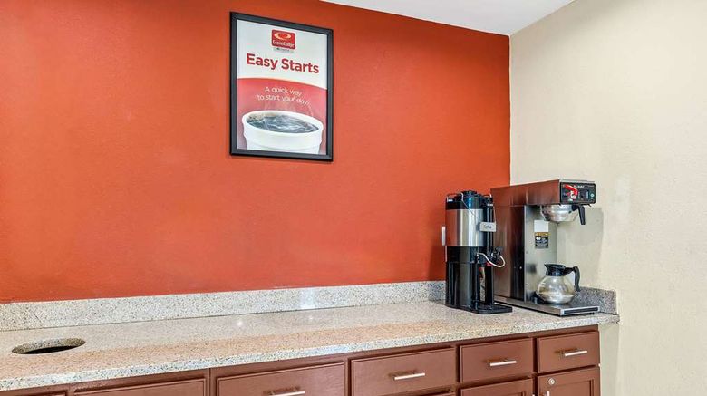 <b>Econo Lodge Lobby</b>. Images powered by <a href="https://iceportal.shijigroup.com/" title="IcePortal" target="_blank">IcePortal</a>.