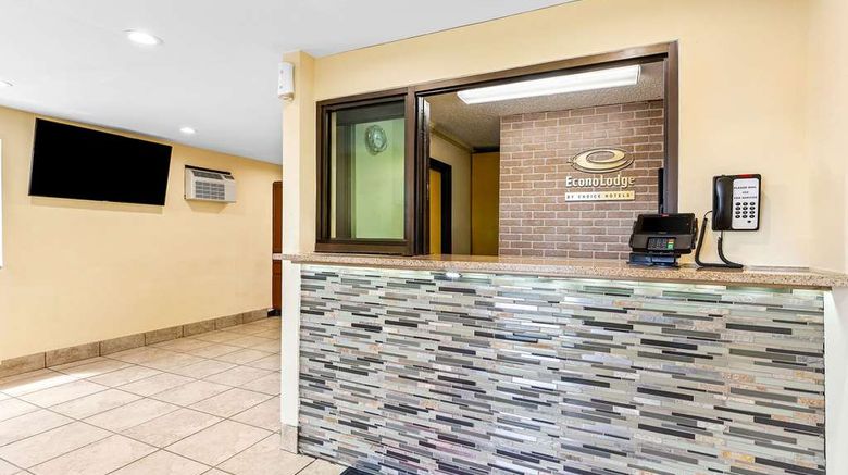 <b>Econo Lodge Lobby</b>. Images powered by <a href="https://iceportal.shijigroup.com/" title="IcePortal" target="_blank">IcePortal</a>.