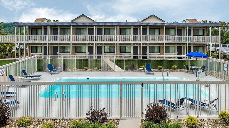 <b>Quality Inn Cambridge Pool</b>. Images powered by <a href="https://iceportal.shijigroup.com/" title="IcePortal" target="_blank">IcePortal</a>.