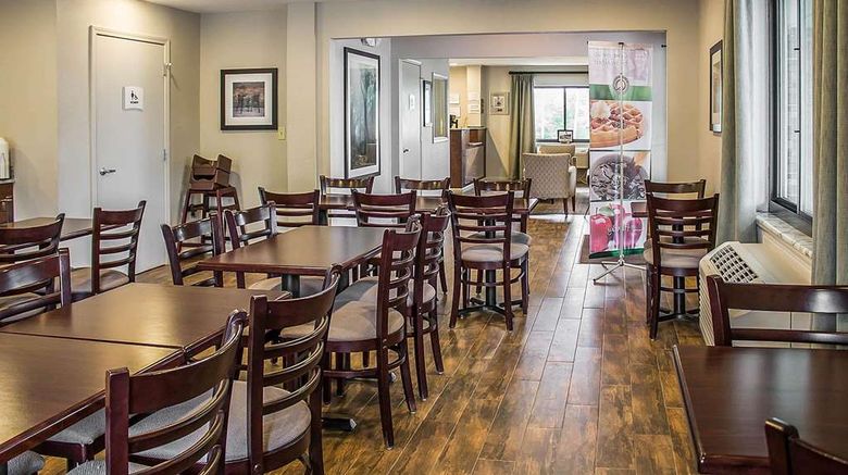 <b>Quality Inn Cambridge Restaurant</b>. Images powered by <a href="https://iceportal.shijigroup.com/" title="IcePortal" target="_blank">IcePortal</a>.