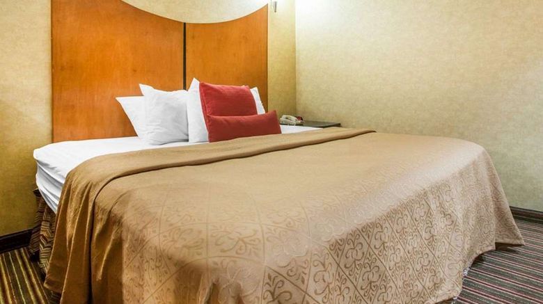 <b>Quality Inn & Stes North/Polaris Suite</b>. Images powered by <a href="https://iceportal.shijigroup.com/" title="IcePortal" target="_blank">IcePortal</a>.
