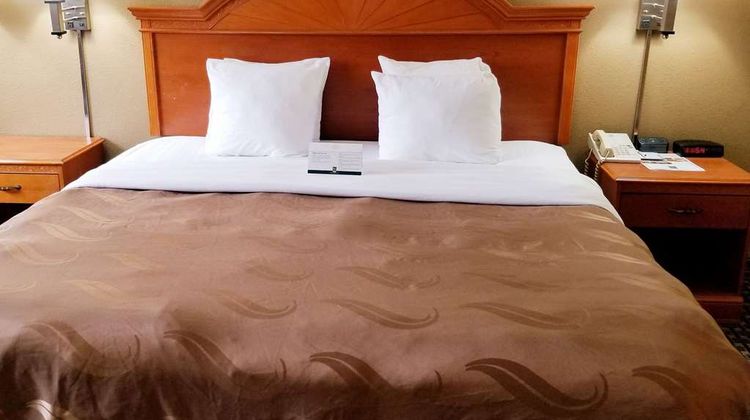 Quality Inn & Suites Room