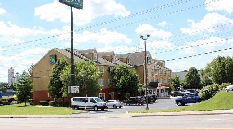 Quality Inn & Suites Exterior