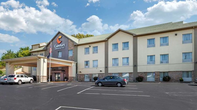 Comfort Inn & Suites Exterior
