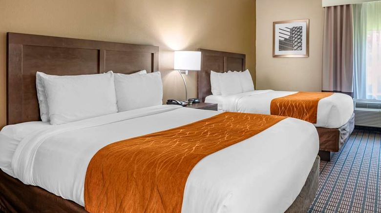 <b>Comfort Inn & Suites Room</b>. Images powered by <a href="https://iceportal.shijigroup.com/" title="IcePortal" target="_blank">IcePortal</a>.